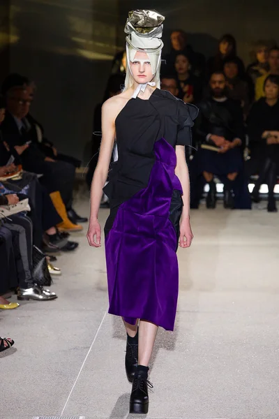 Look 30